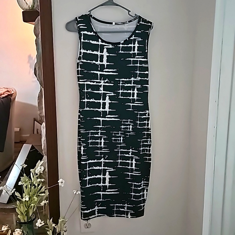 Knee length hunter green dress size Medium